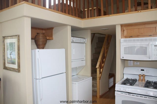 Palm Harbor - Lodge - Coastal Breeze - Interior (Kitchen and Loft)