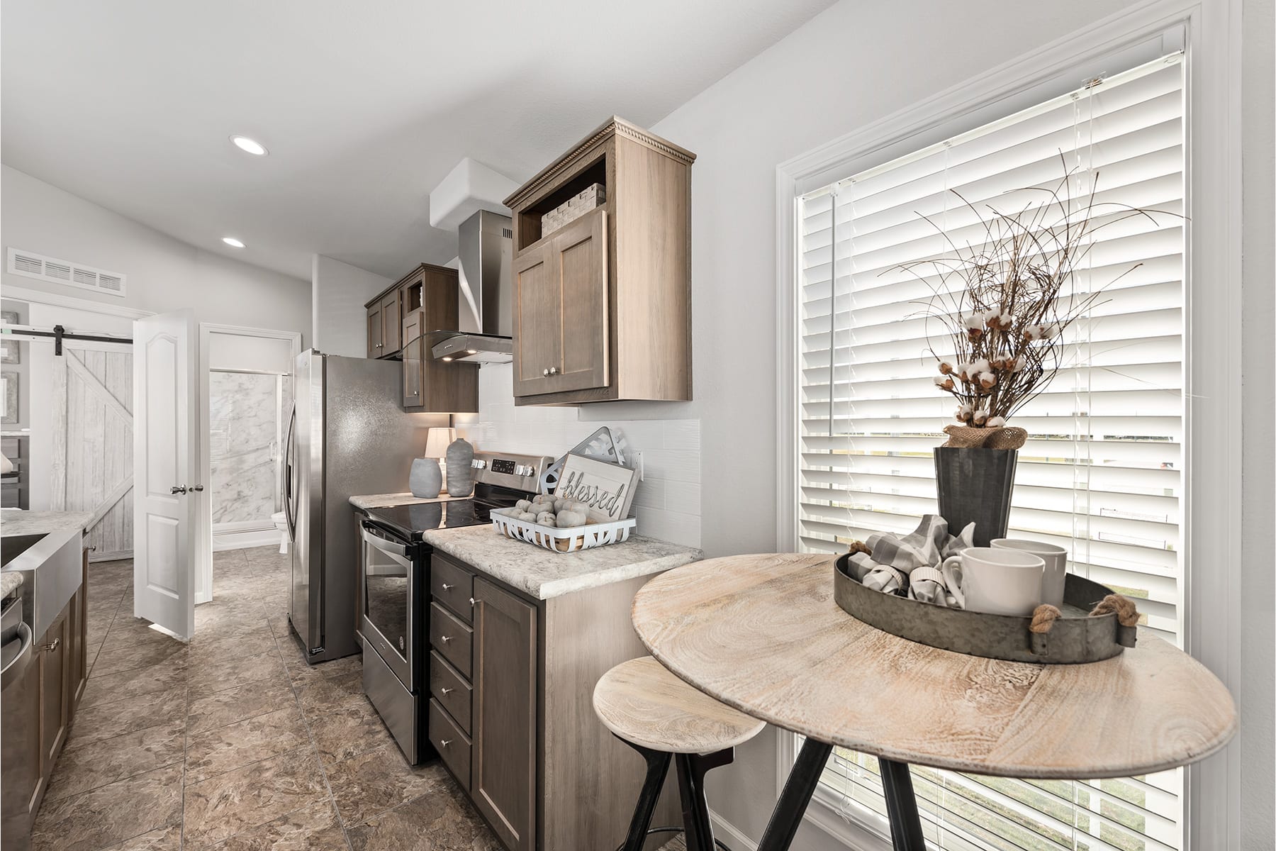 Champion Athens Model 520 - Kitchen (Dining Area)