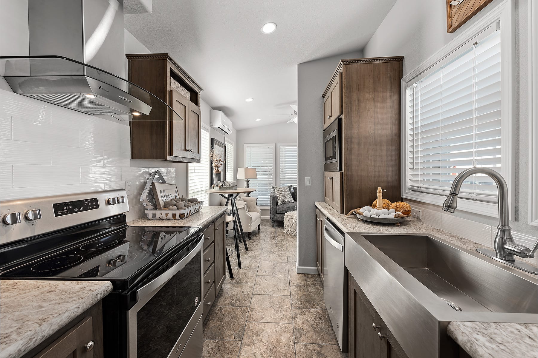 Champion Athens Model 520 - Kitchen (Full View)