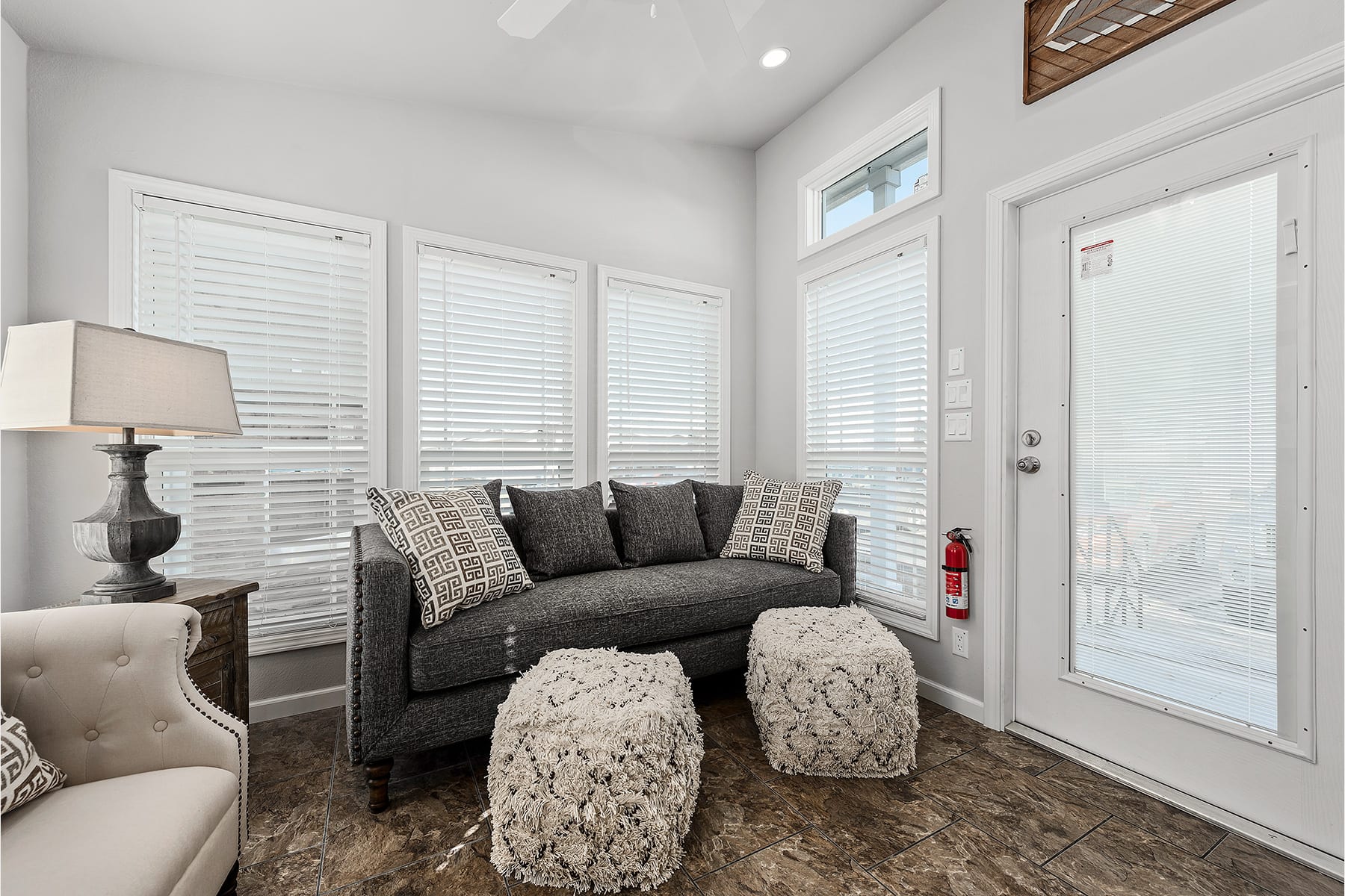 Champion Athens Model 520 - Living Room