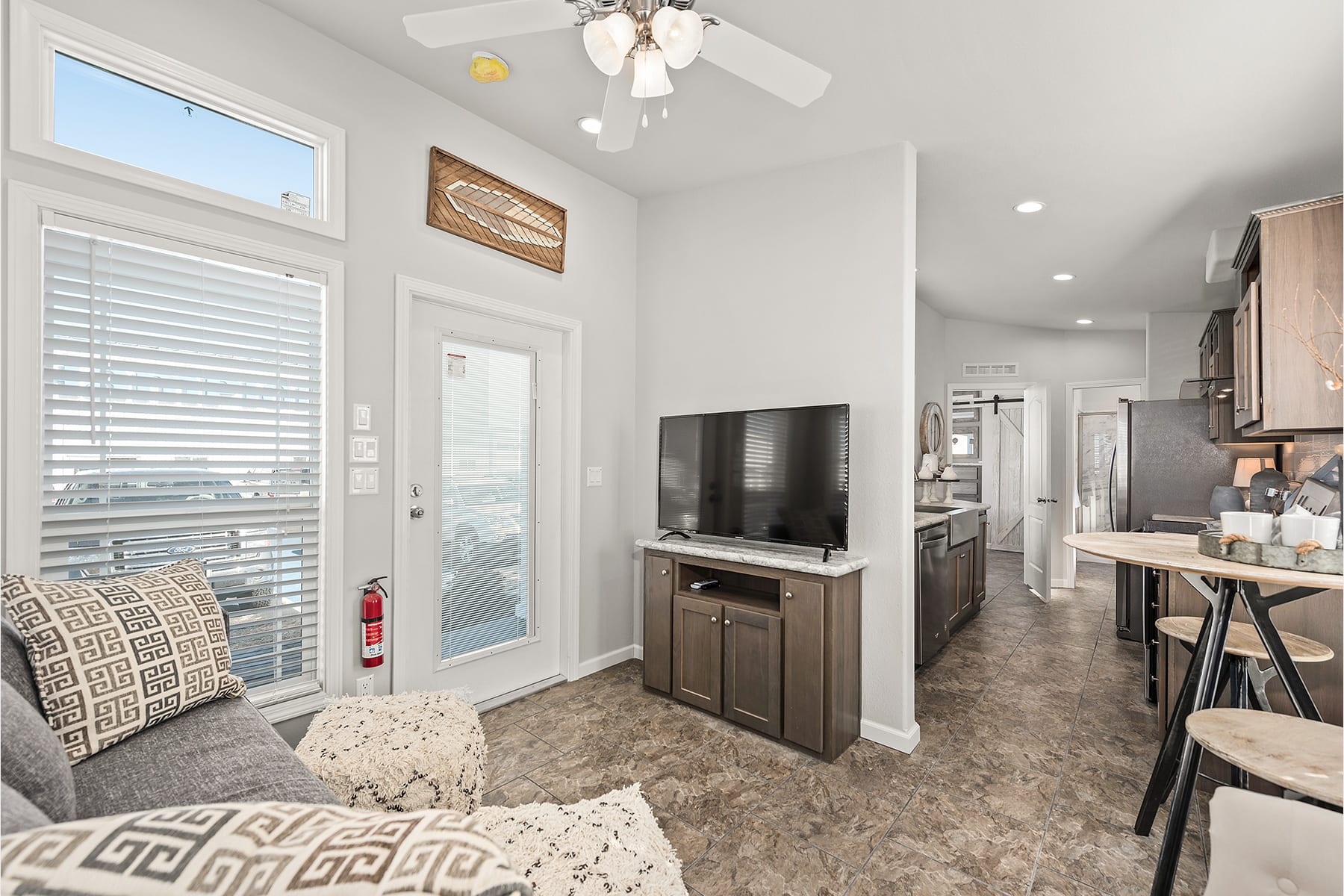 Champion Athens Model 520 - Living Room to Kitchen