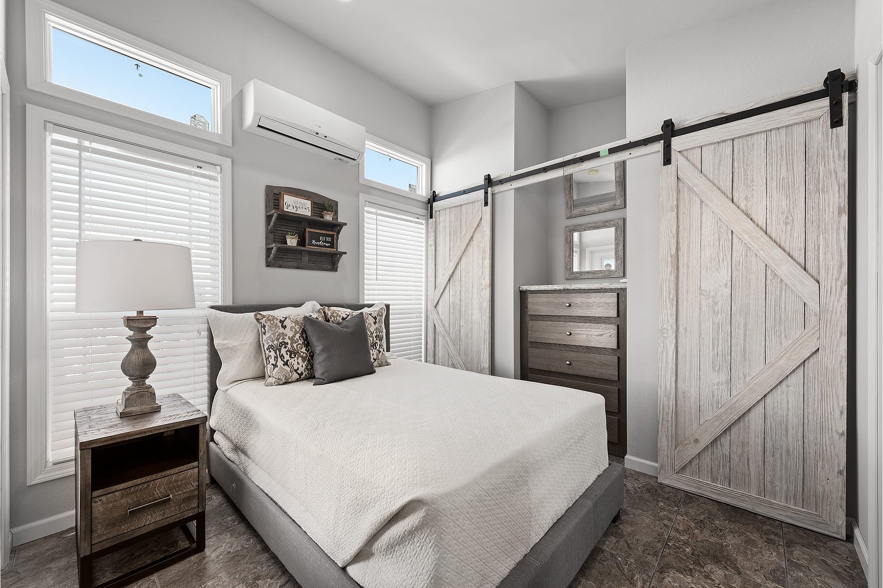 Champion Athens Model 520 - King Size Bedroom