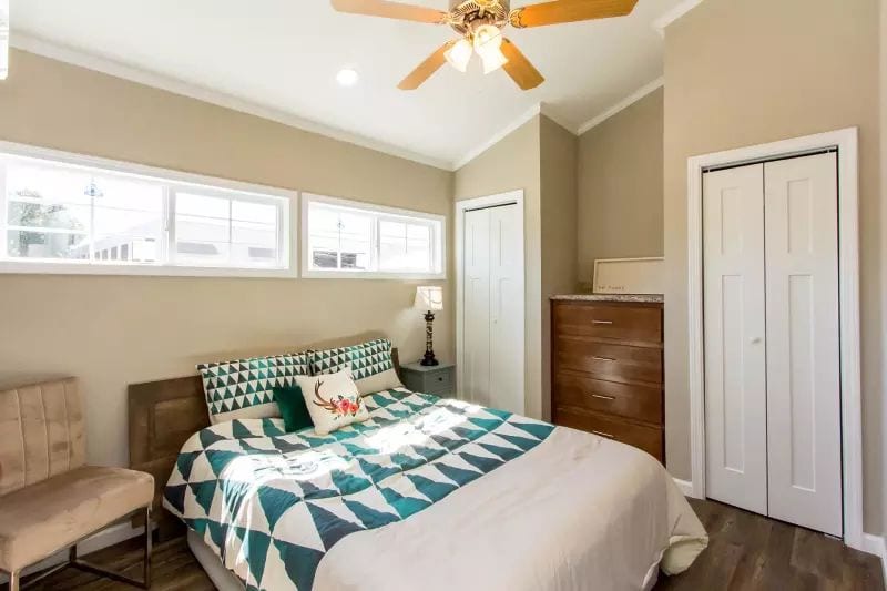 Champion Athens APH-522 - Bedroom 1