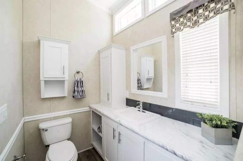 Champion Athens APH-528 - Bathroom