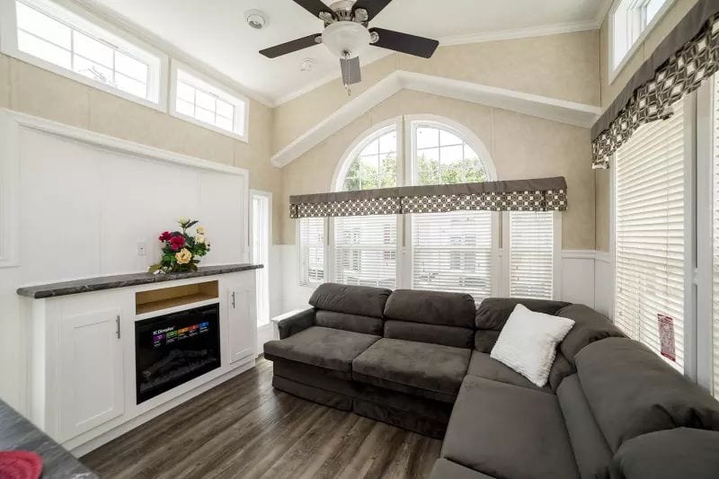 Champion Athens APH-528 - Living Room