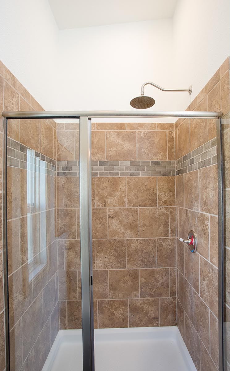 Champion Athens APH-529 (Chalet Park) - Bathroom Shower