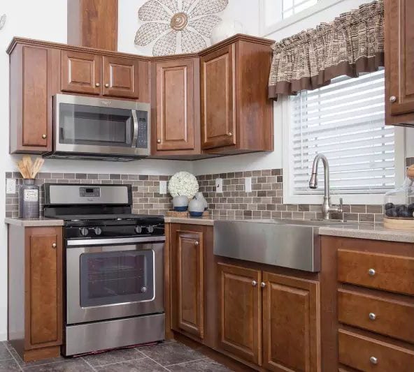 Champion Athens APH-529 (Chalet Park) - Full Kitchen