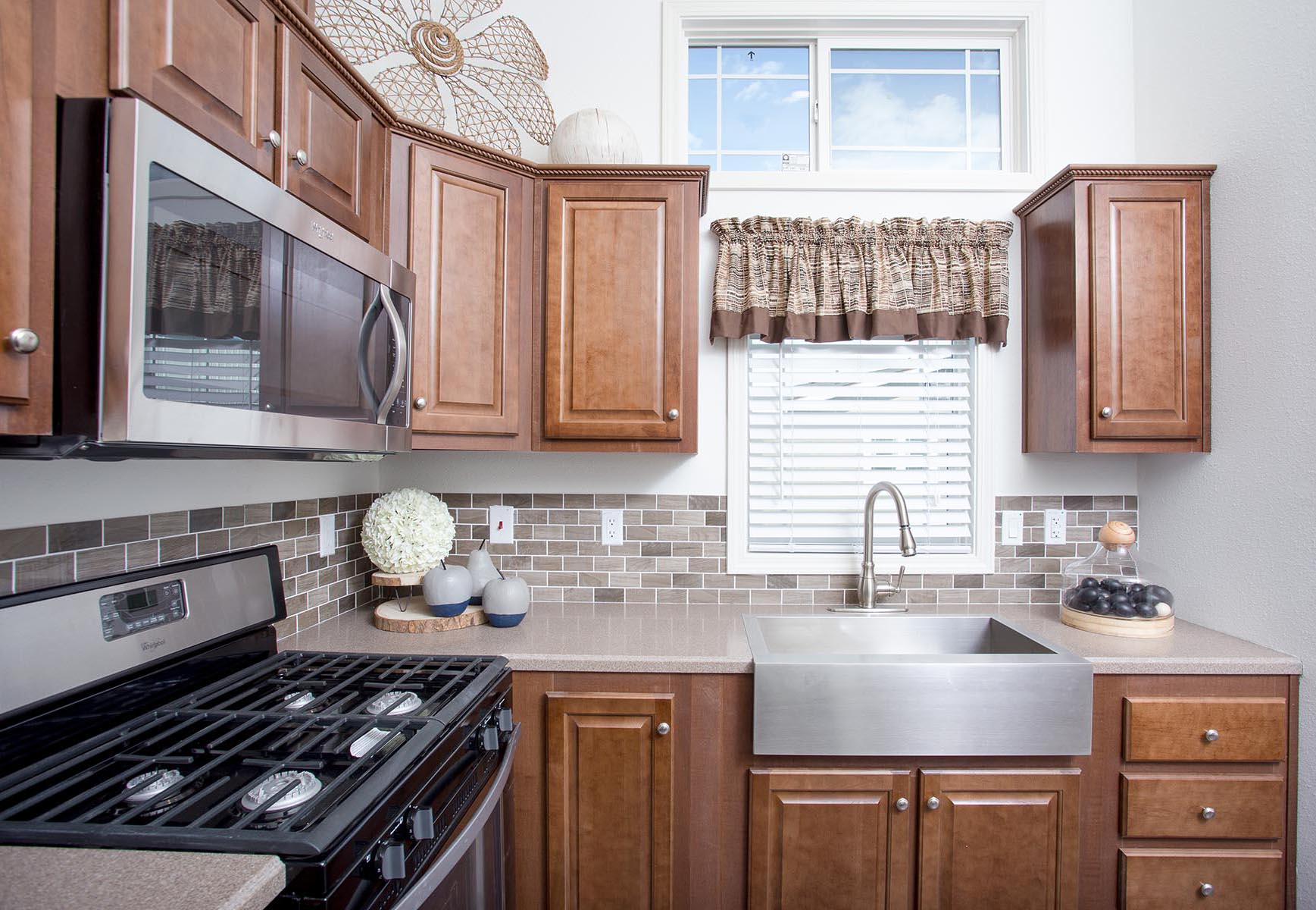 Champion Athens APH-529 (Chalet Park) - Kitchen Range and Sink