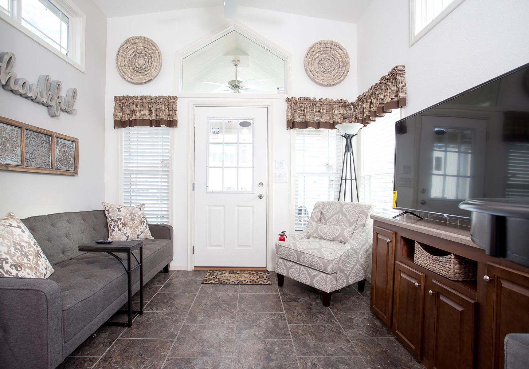 Champion Athens APH-529 (Chalet Park) - Living Room 2