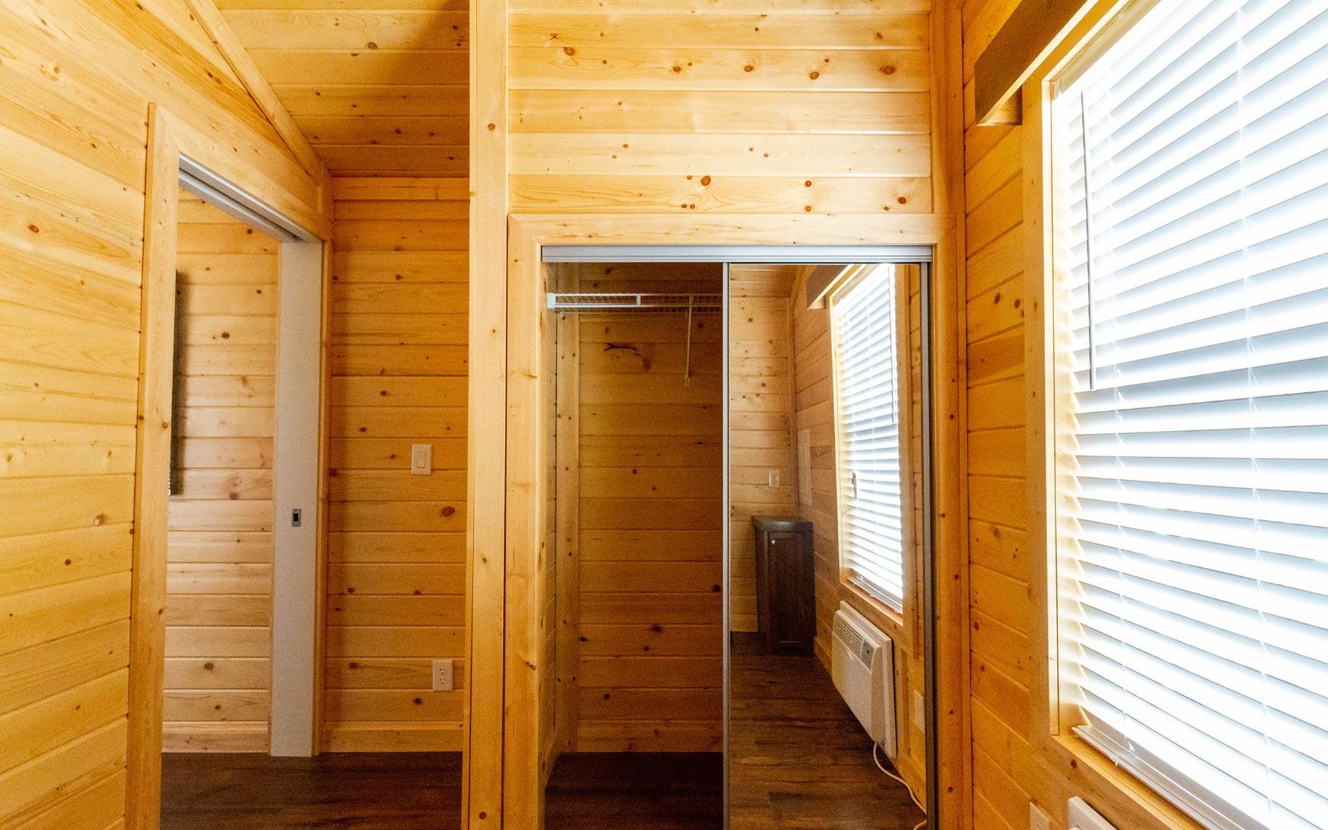 Champion Athens APH-531 - Bedroom Closet