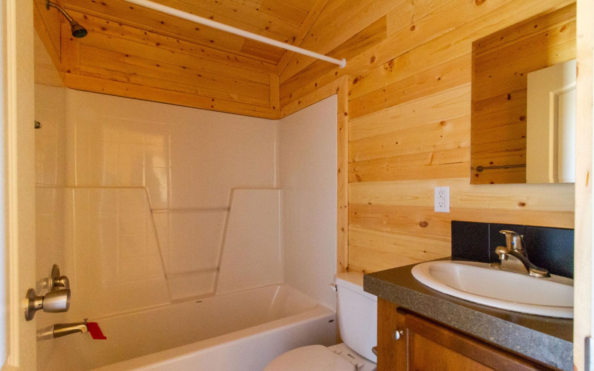 Champion Athens APH-531 - Full Bathroom