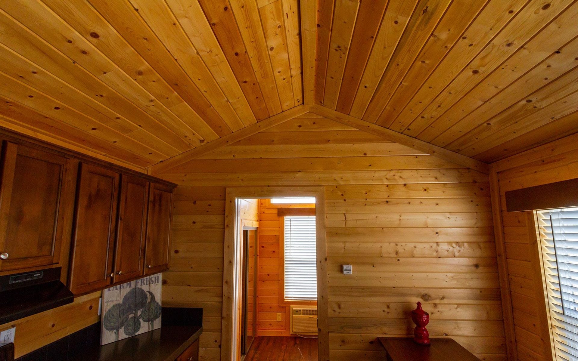 Champion Athens APH-531 - Interior to Bedroom