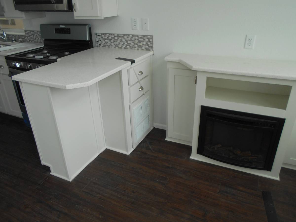 Palm Harbor - Cantina Vista - Bar Model - Dining Bar and Fireplace