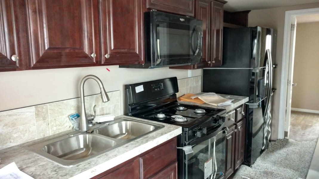 Palm Harbor - Twin Lakes Vista - Hunter Model - Central Kitchen