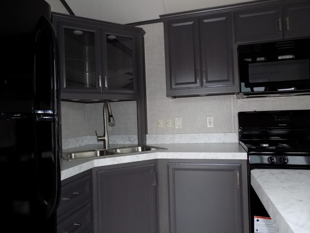 Woodland Park Timber Ridge - Acadia (TR-203) - Kitchen Sink and Fridge