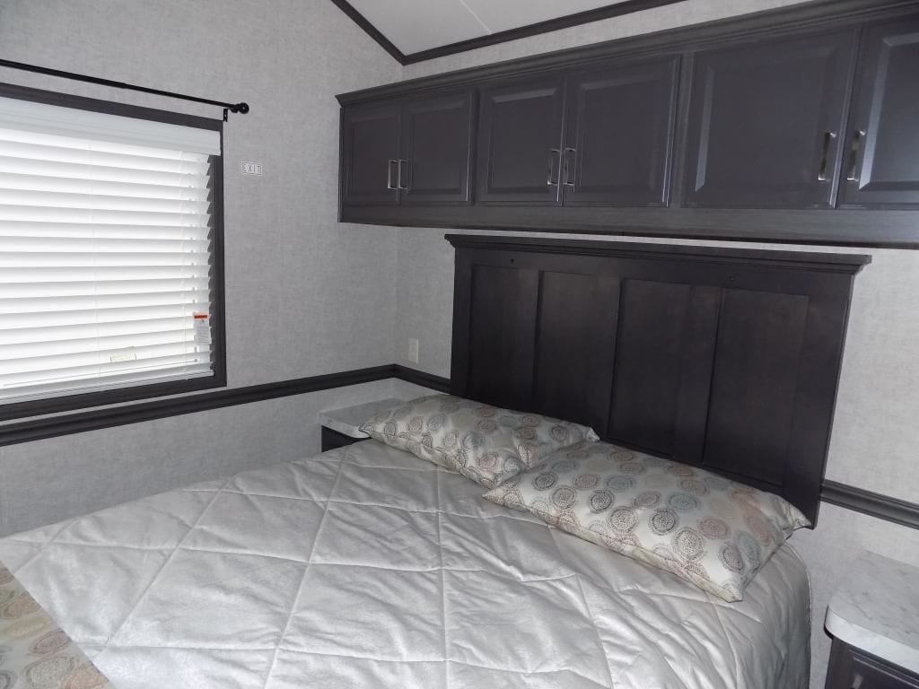 Woodland Park Timber Ridge - Acadia (TR-203) - Bedroom Cabinets