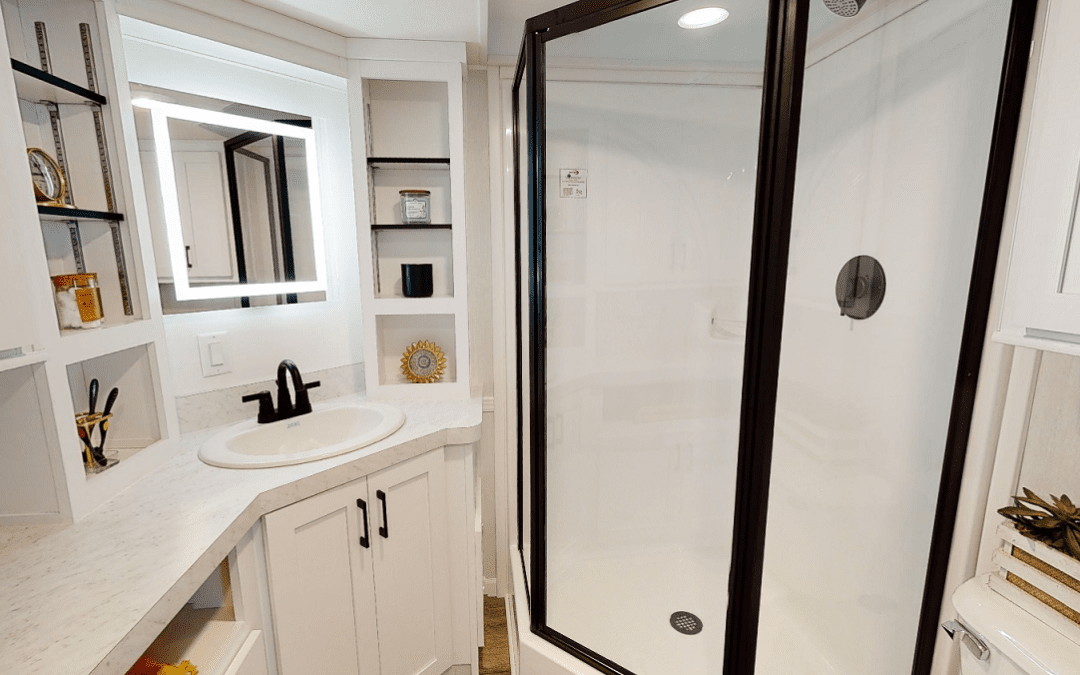 6 Tips for Storage and Organization in a Tiny House Bathroom