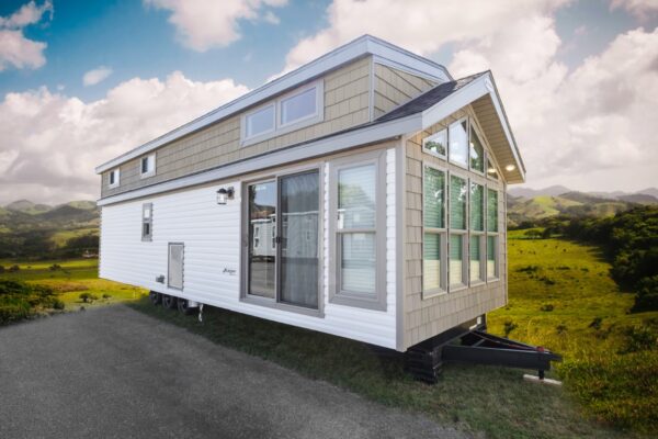 KROPF ISLAND CAFE SHOW HOME (46)