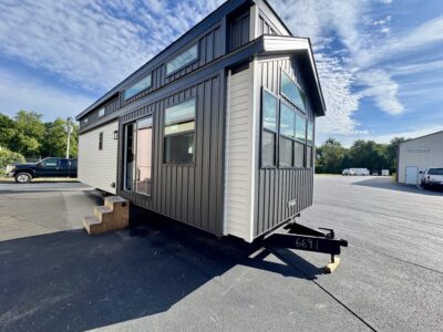 Woodland Park 265 Non-Loft Show Unit!